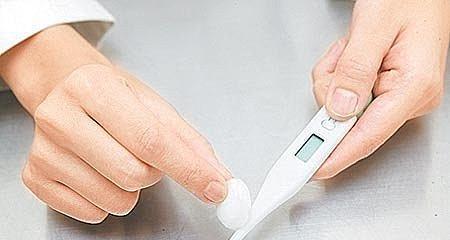 如何判断小狗是否发烧？（掌握小狗正常体温的重要性及常见的发烧症状）