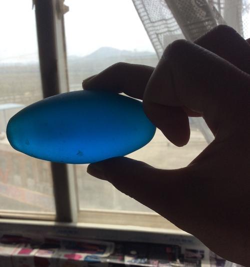 警惕危险，家中切勿捡回这些东西！（保护家庭安全，远离潜在危险品）