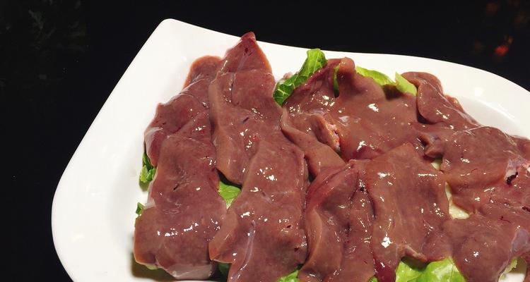 探秘鼓翅鸣螽的食物来源（揭开鼓翅鸣螽的饮食奥秘）