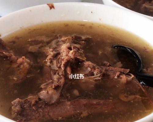 猫咪的健康饮食之煮牛肉指南（为您揭秘猫咪吃牛肉的正确烹饪时间）